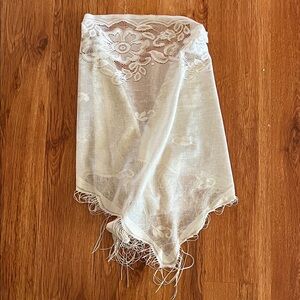 Chic White Floral Lace Wrap